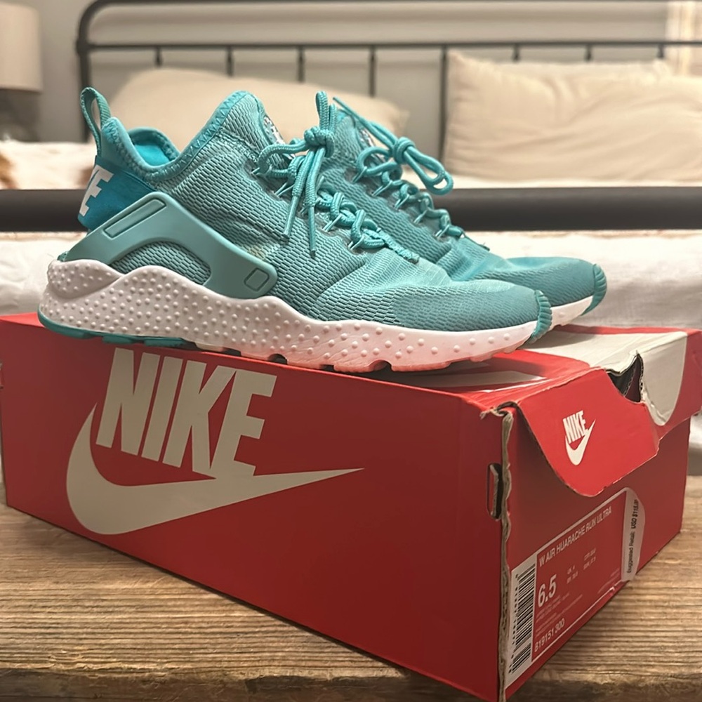 Women’s Nike Air Huarache Run Ultra